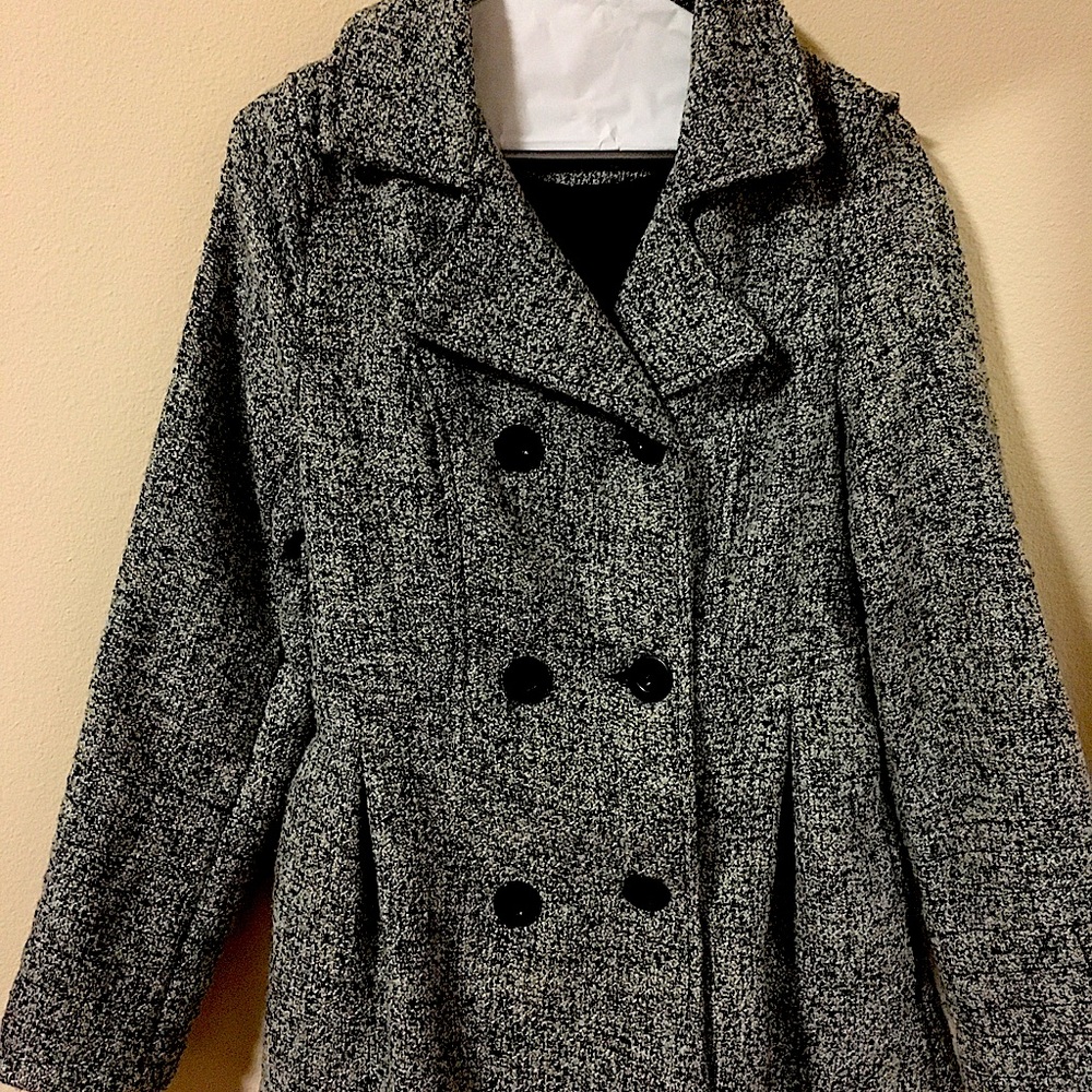 LIKE NEW women’s COAT DOUBLE BREASTED Black Gray Color Gorgeous Tweed type Coat!